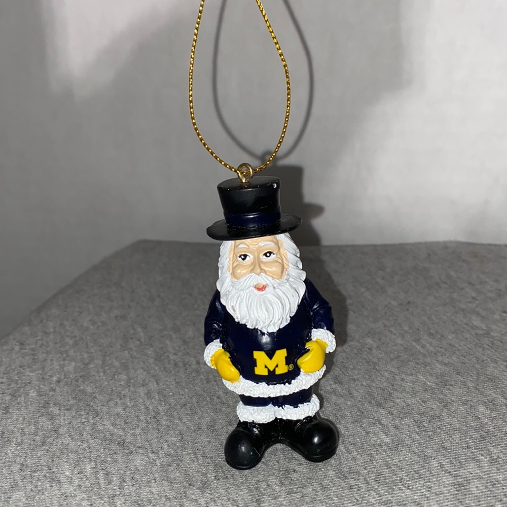 💥NEW💥 Santa Wearing Michigan Sweater